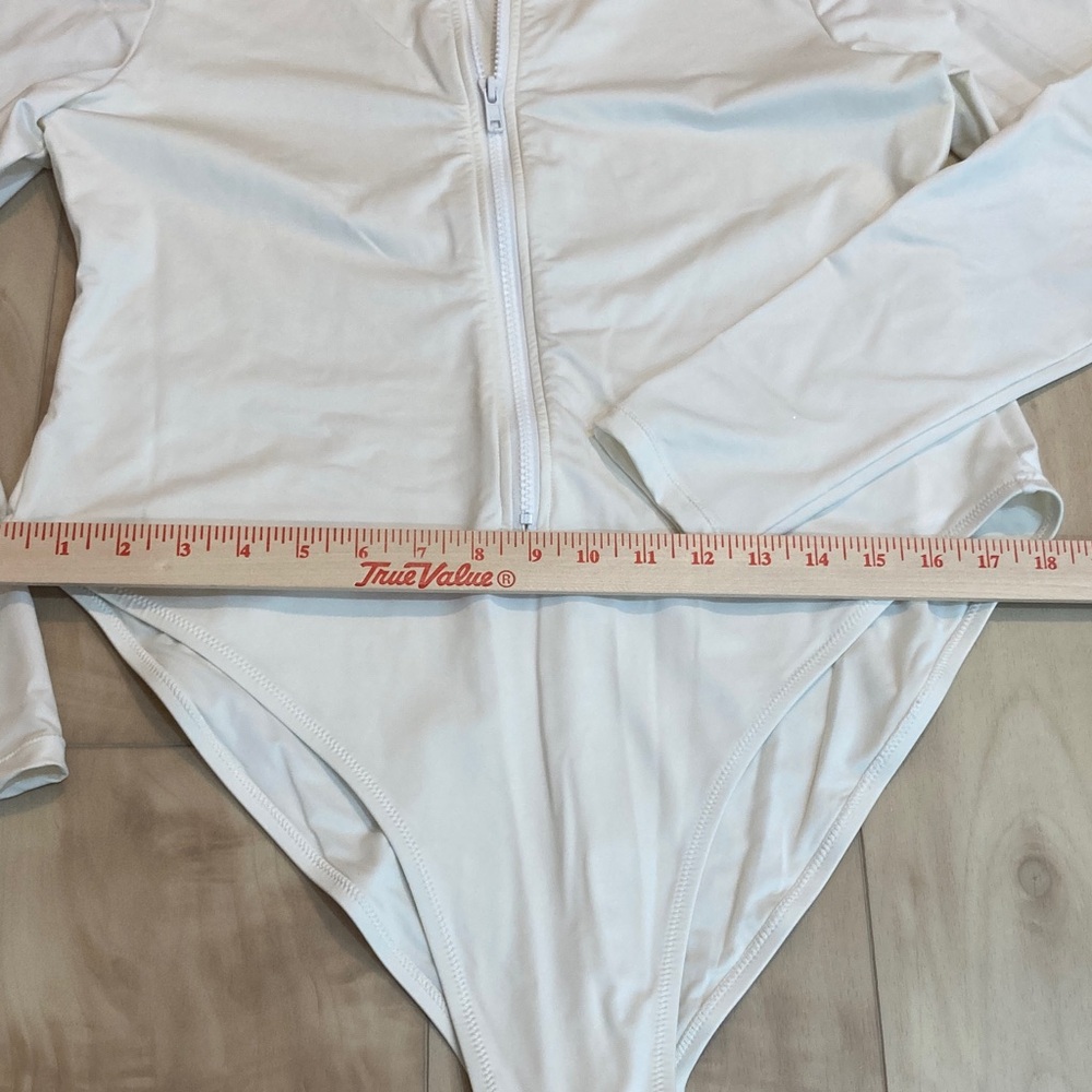 Skims “fits everybody” long sleeve full zip bodysuit - Picture 4 of 12